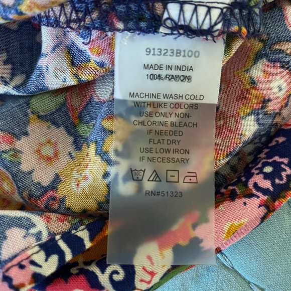 NWT Vince Camuto Ruffle Sleeve Top Sz S - Picture 12 of 12